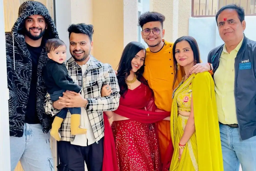 Prerna Malhan Family - Parents and Siblings