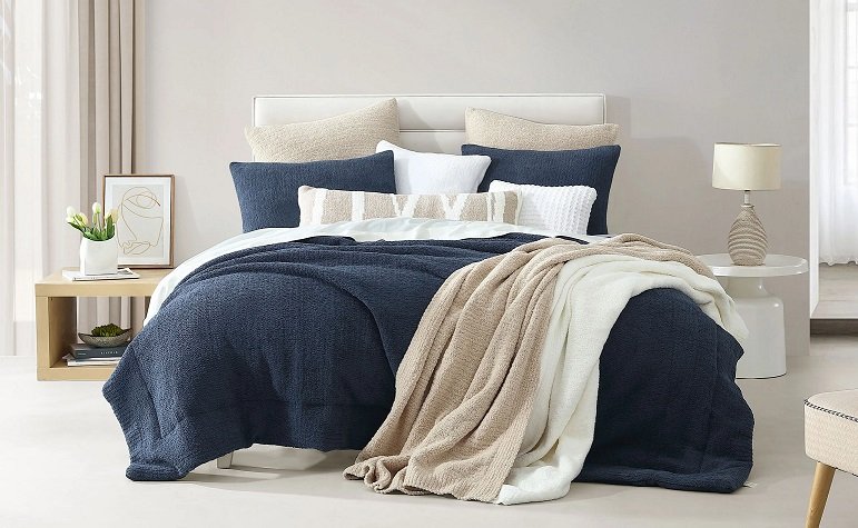 How to Style Your King-Size Bed Design with the Best Winter Blankets