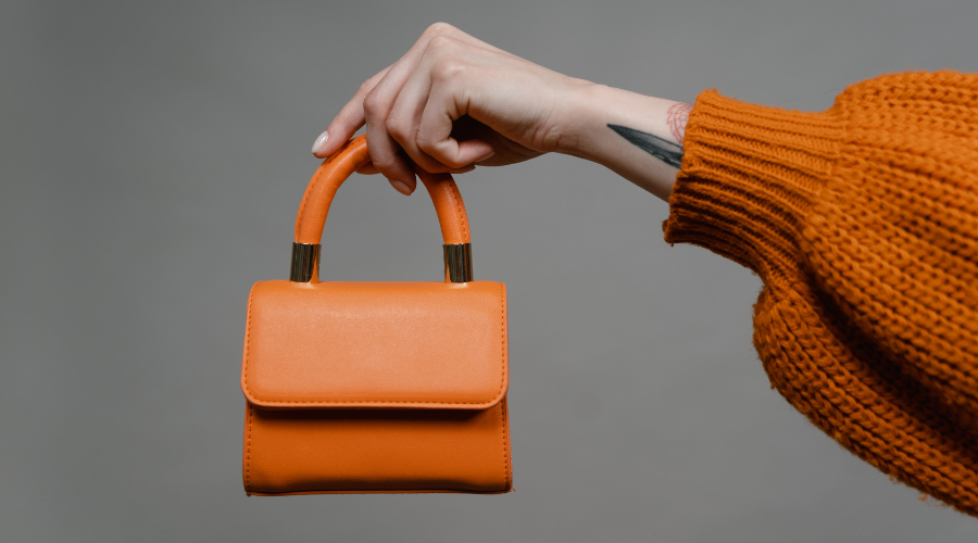 How to Choose the Perfect Ladies Handbag for Gifting