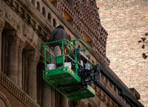 8 Benefits of Working With a Restoration Company